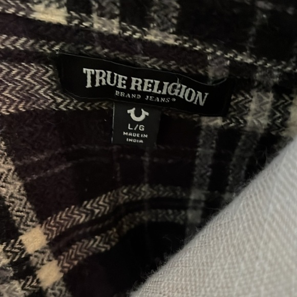 Black and White Plaid Button-Up Shirt - Picture 5 of 5